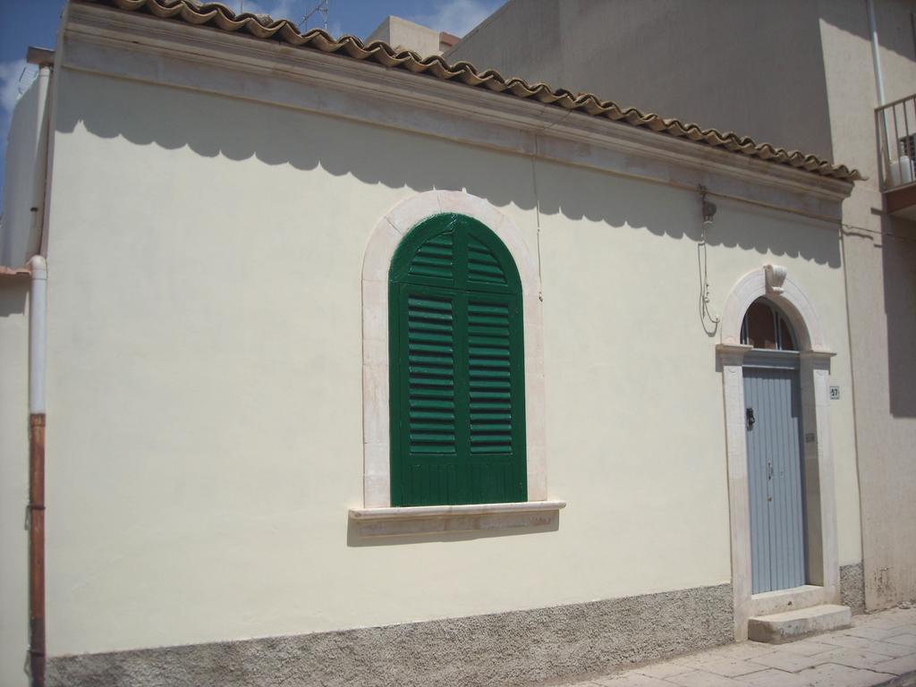 Case Nausica Marina di Ragusa Exterior foto